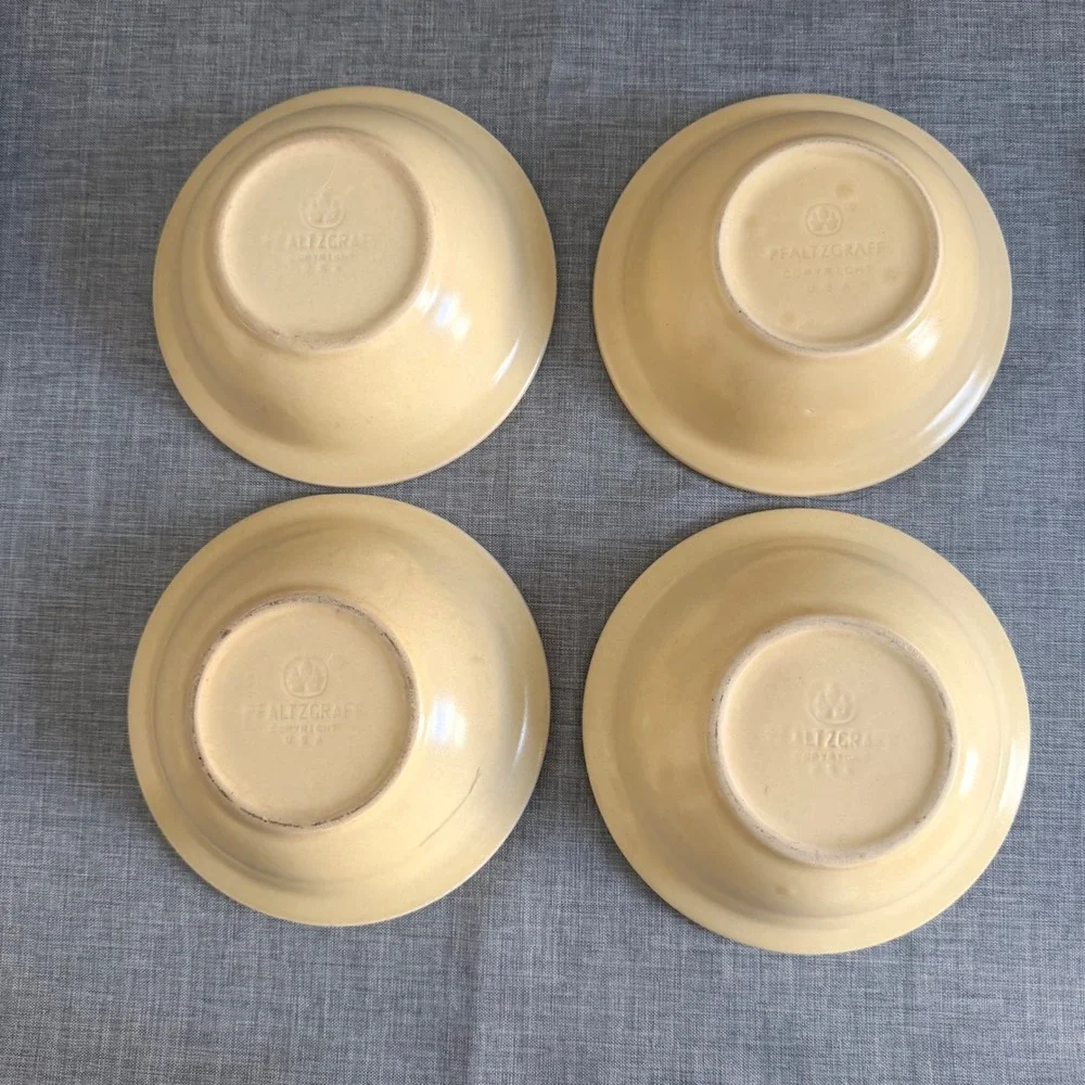 VTG Pfaltzgraff Village Stoneware Cereal/Soup Bowls Set of 4 Brown Folk Art USA